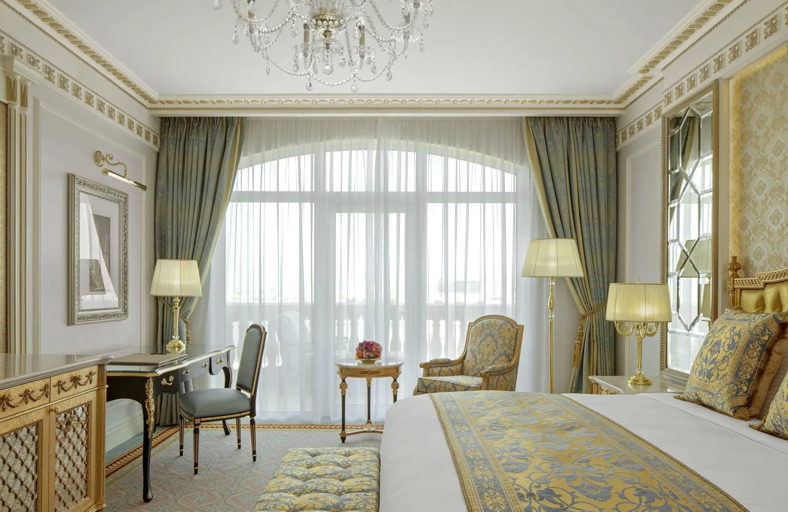 Raffles The Palm Dubai 5*