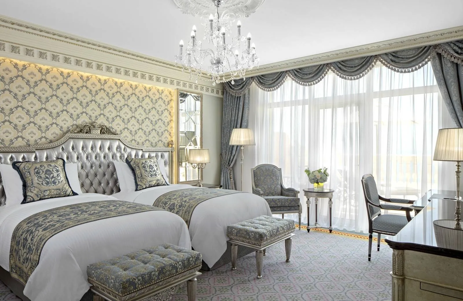 Raffles The Palm Dubai 5*