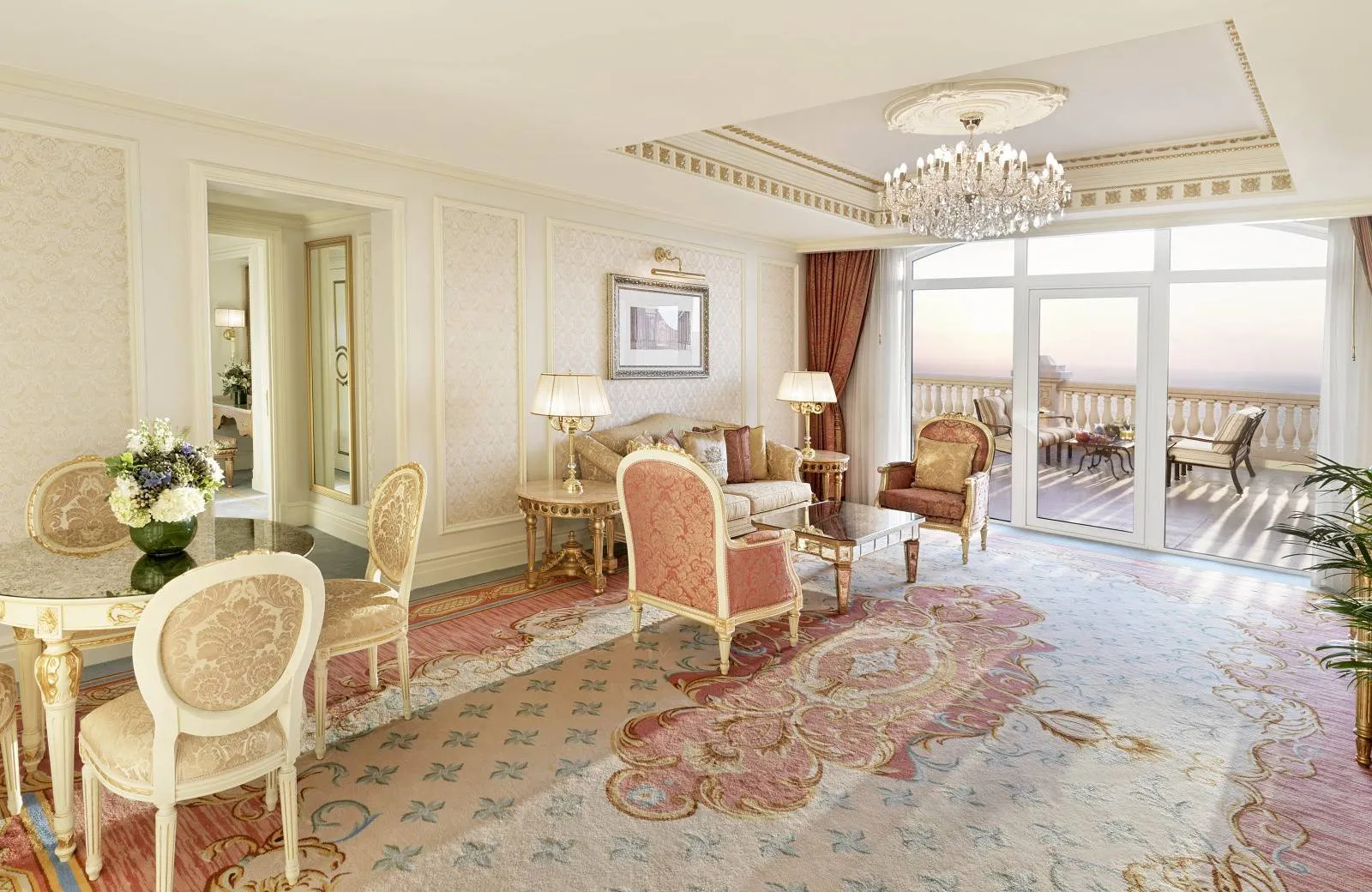 Raffles The Palm Dubai 5*