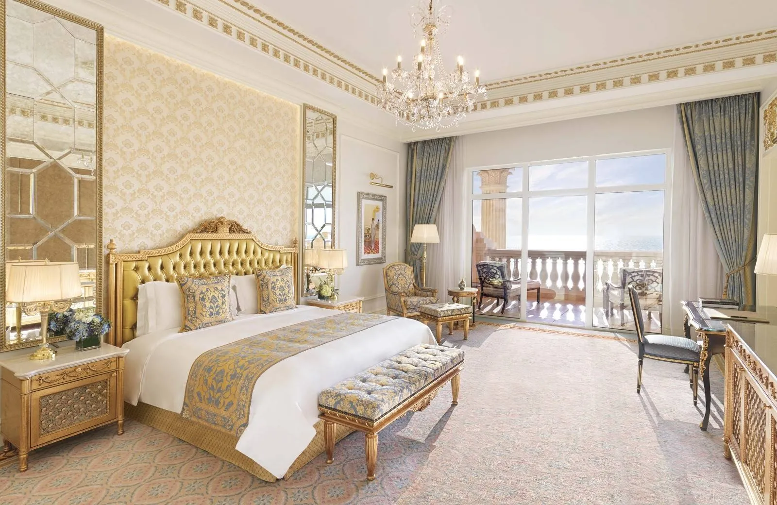 Raffles The Palm Dubai 5*