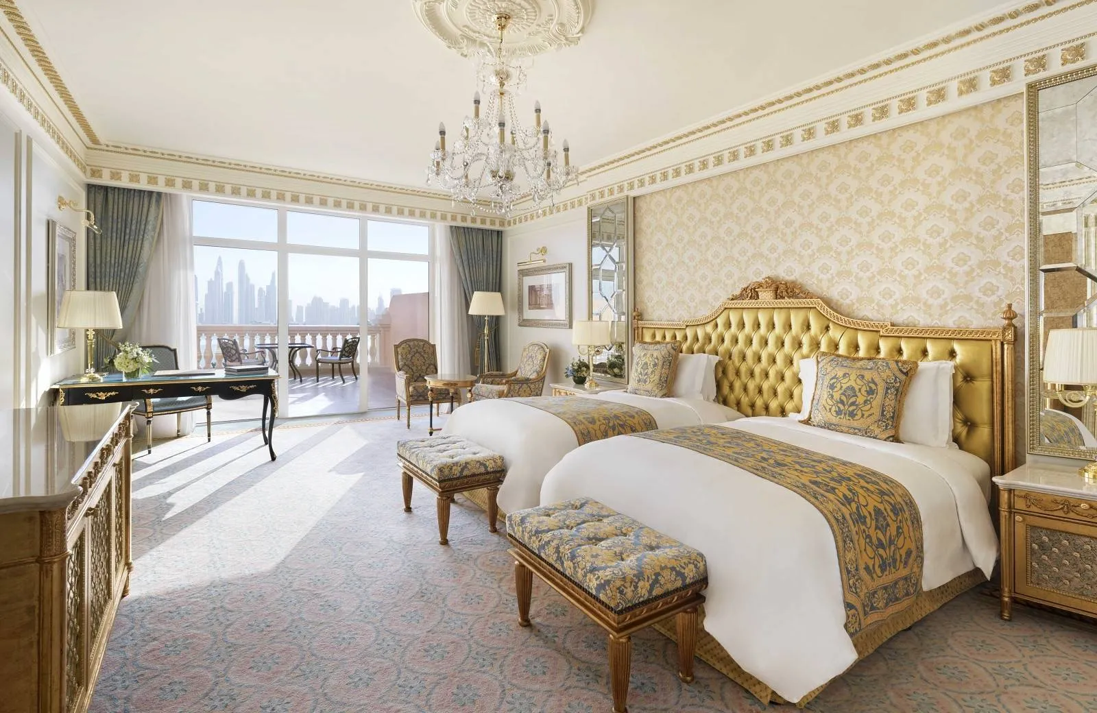 Raffles The Palm Dubai 5*