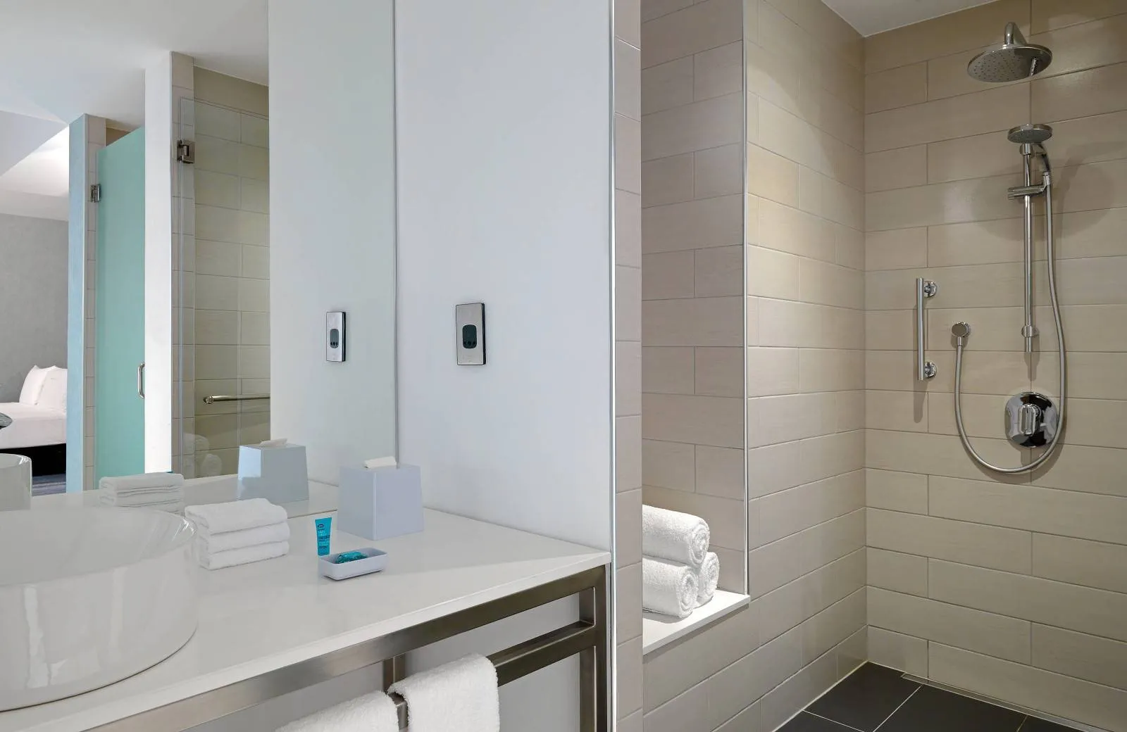 Aloft Palm Jumeirah 4*