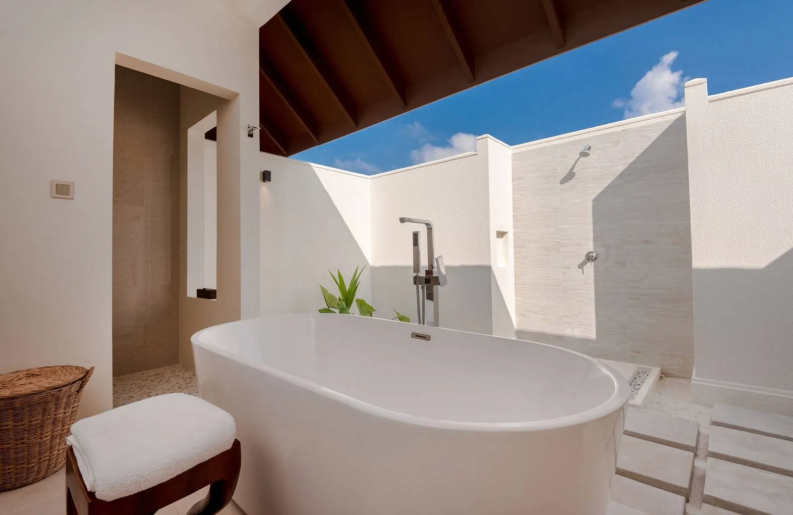 VARU by Atmosphere 5*