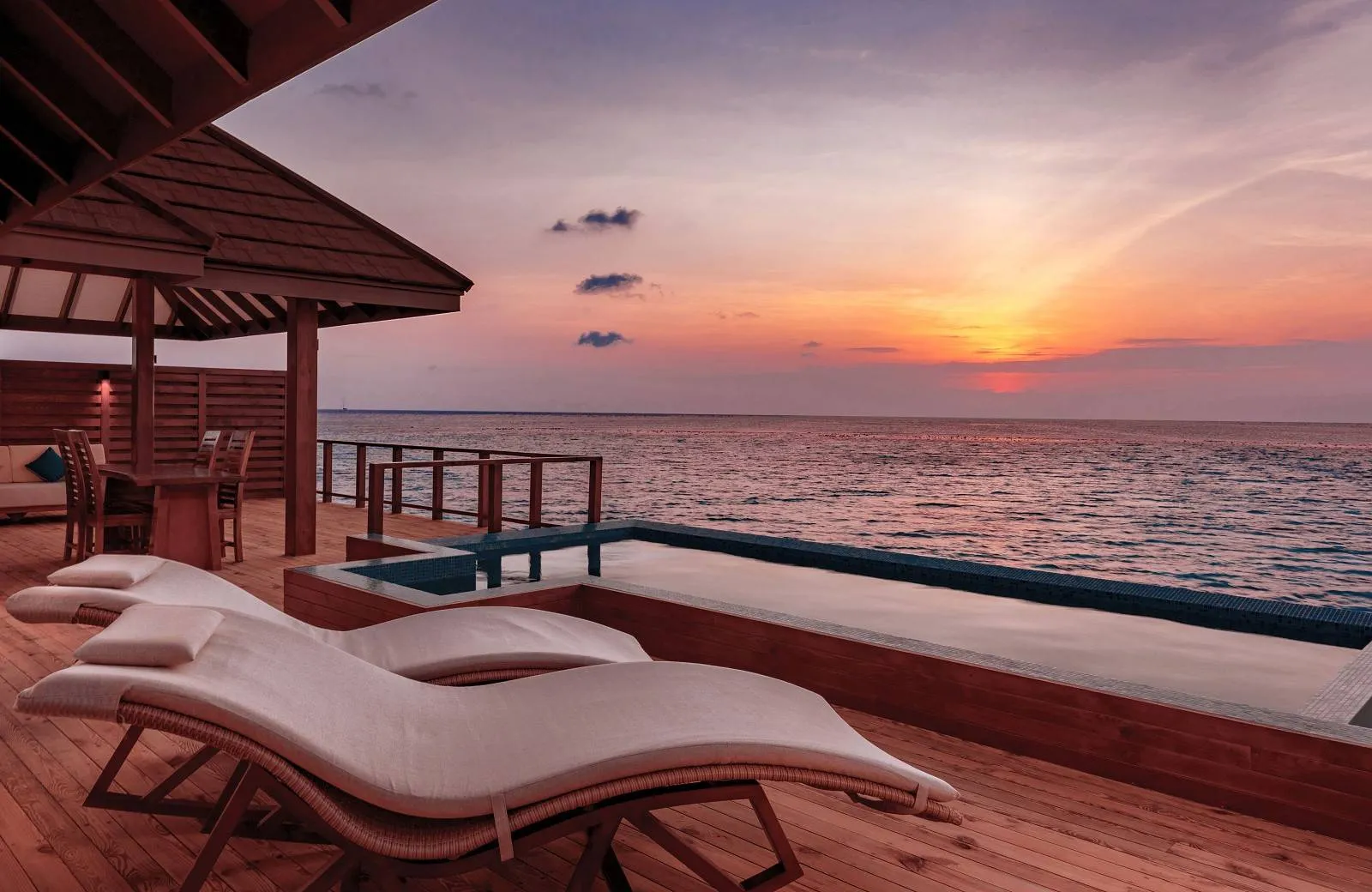 VARU by Atmosphere 5*