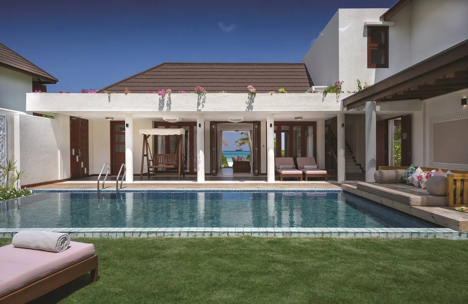 VARU by Atmosphere 5*