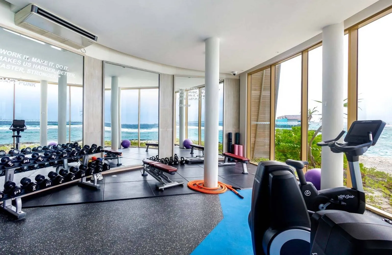 Hard Rock Hotel Maldives 5*