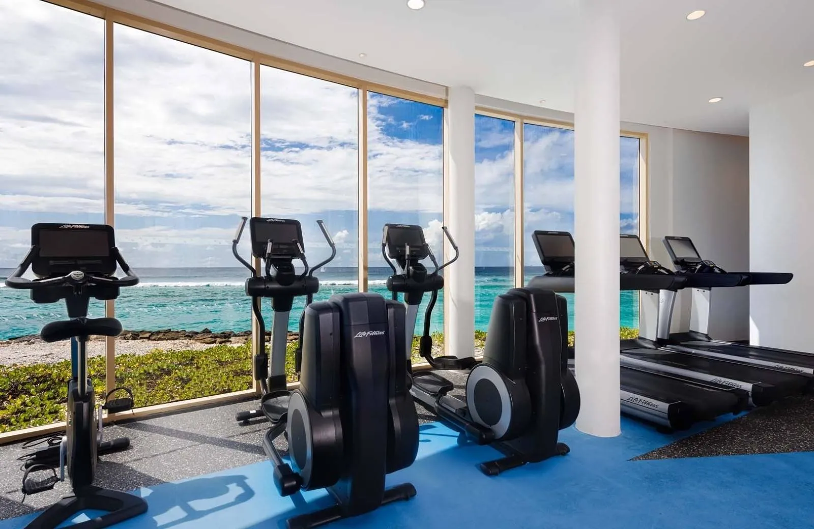 Hard Rock Hotel Maldives 5*