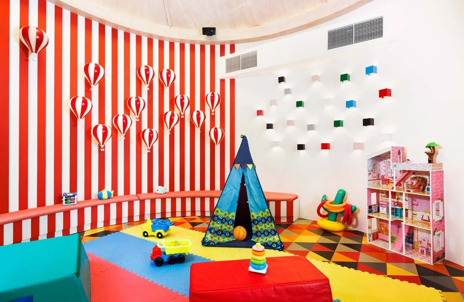 Hard Rock Hotel Maldives 5*