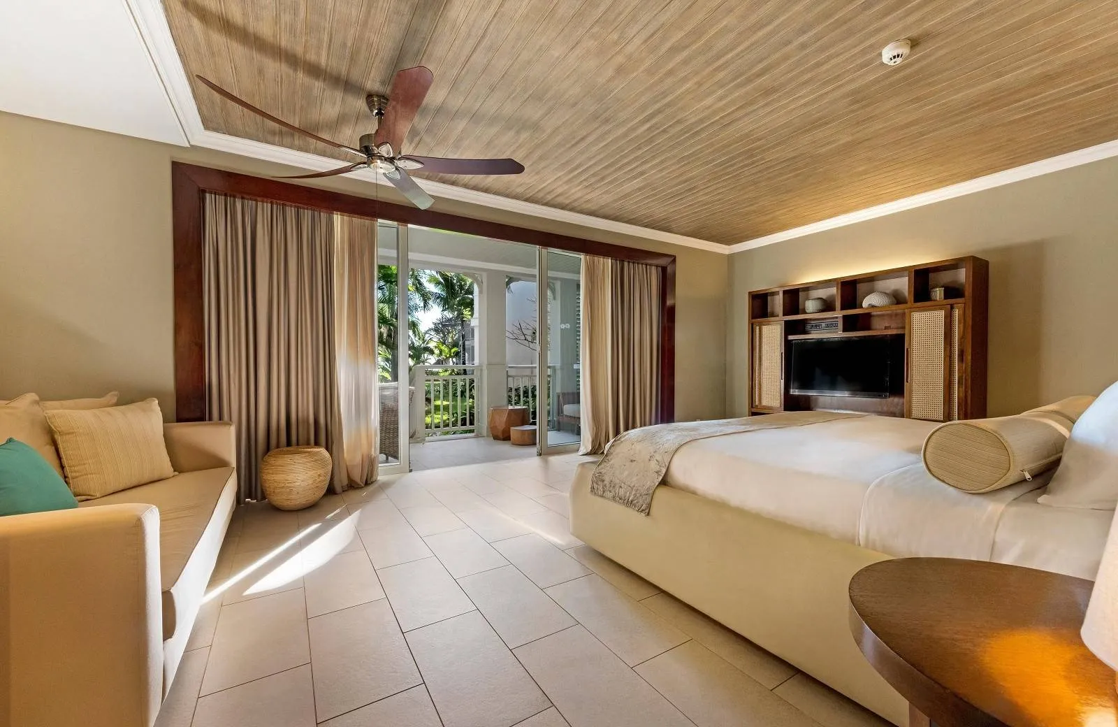 The St. Regis Le Morne Resort 5*