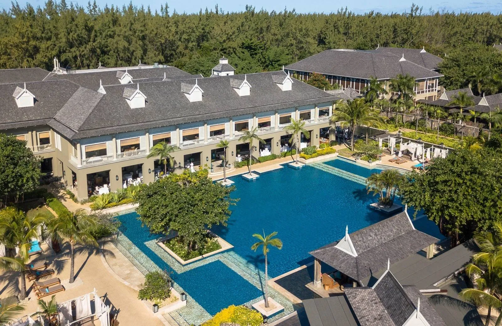 The St. Regis Le Morne Resort 5*