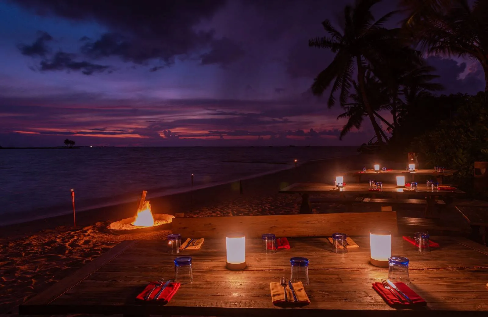 The Standard, Huruvalhi Maldives 5*