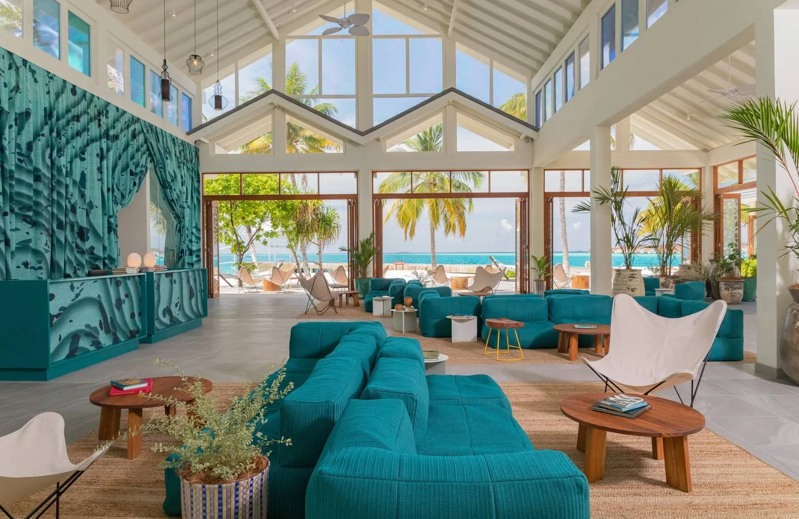 The Standard, Huruvalhi Maldives 5*