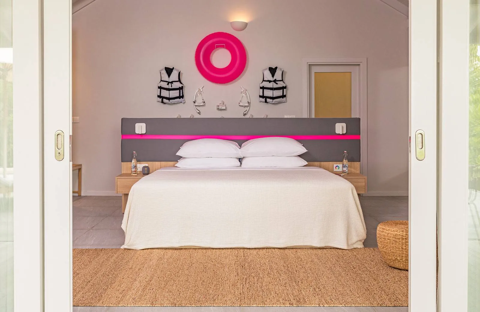 The Standard, Huruvalhi Maldives 5*