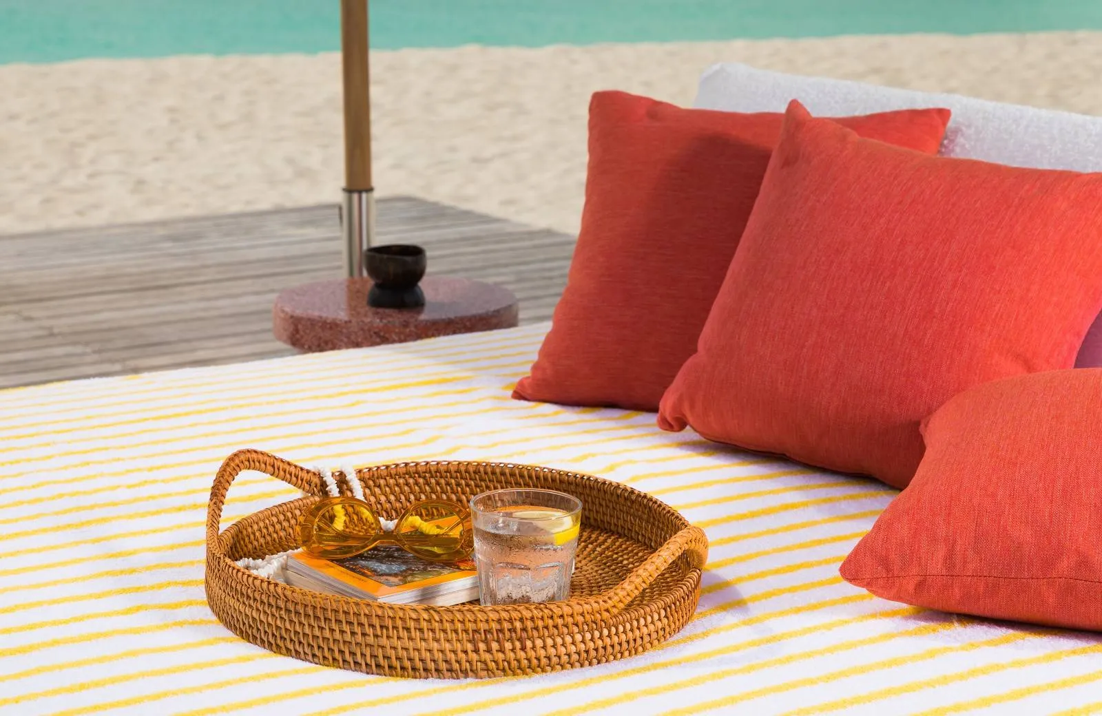 The Standard, Huruvalhi Maldives 5*