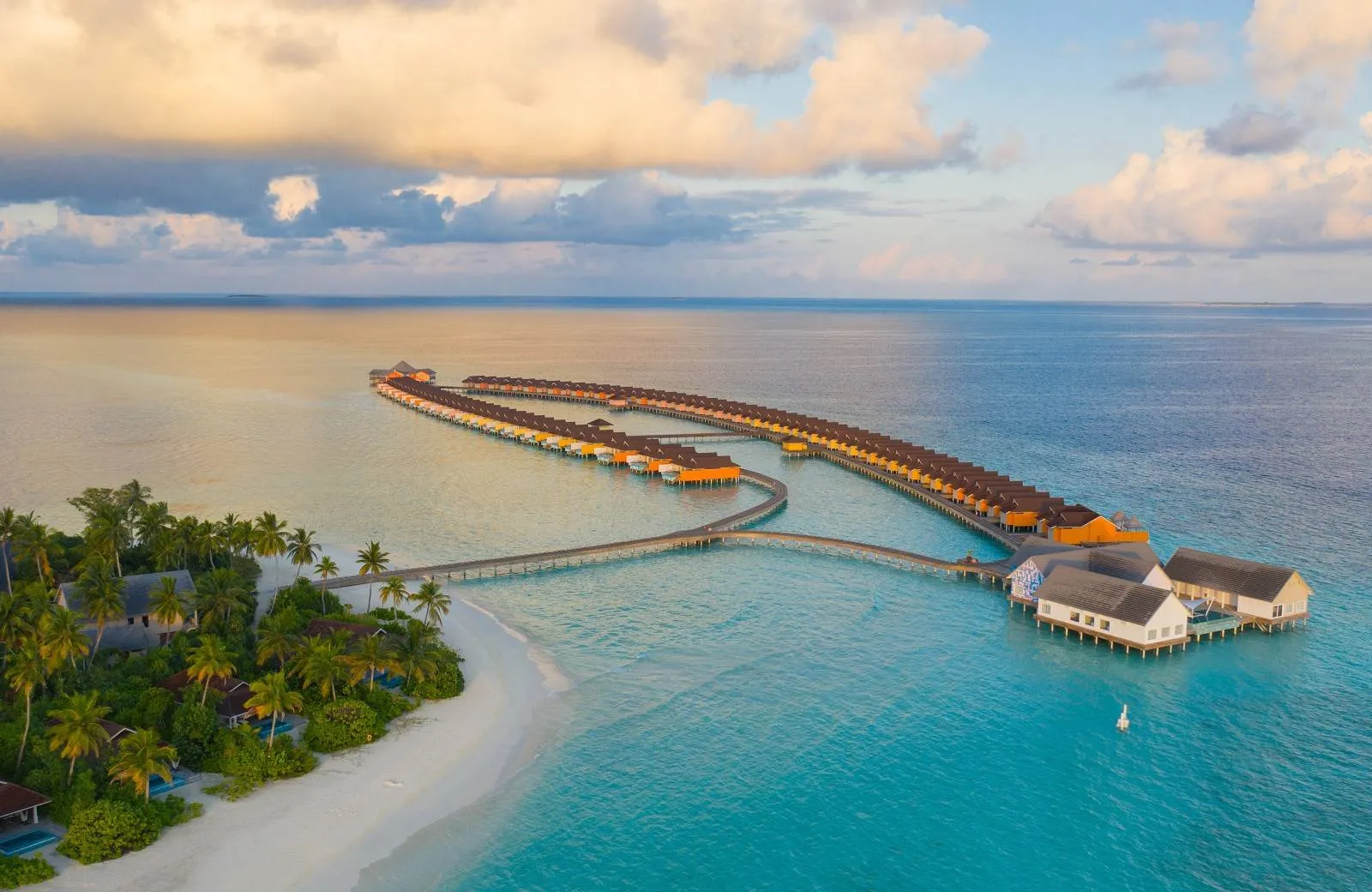 The Standard, Huruvalhi Maldives 5*