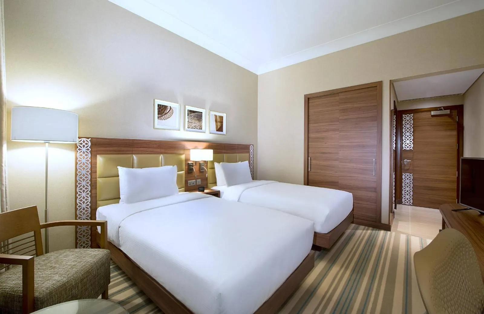 Hilton Garden Inn Dubai Jumeirah (ex. Hilton Garden Inn Dubai Al Mina) 4*