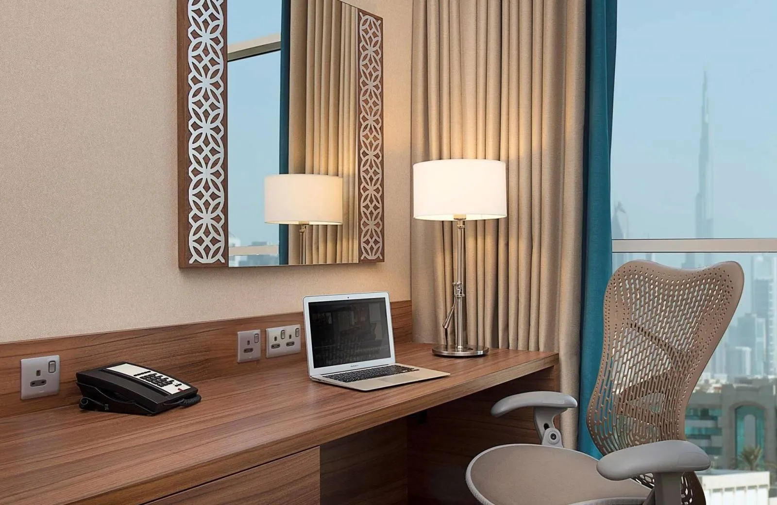 Hilton Garden Inn Dubai Jumeirah (ex. Hilton Garden Inn Dubai Al Mina) 4*