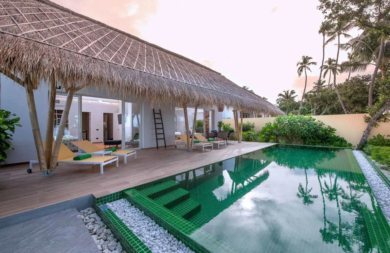 Emerald Maldives Resort & Spa 5*