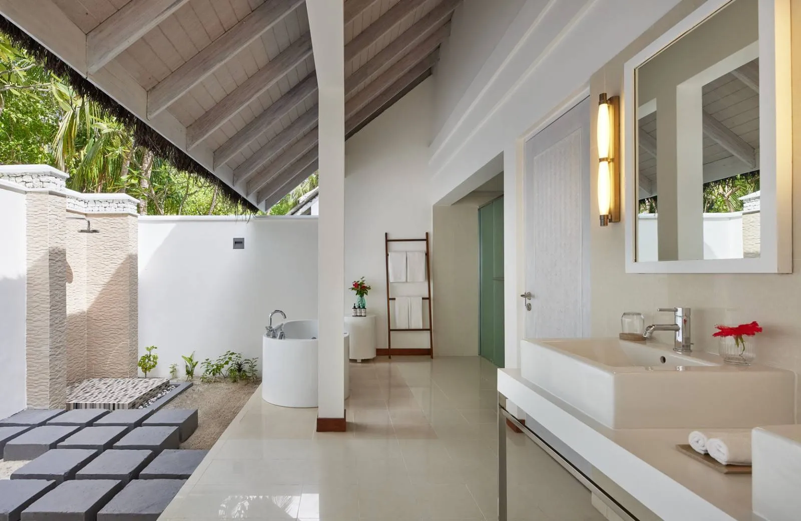 NH Maldives Kuda Rah Resort (ex. Amaya Resort Kuda Rah) 5*