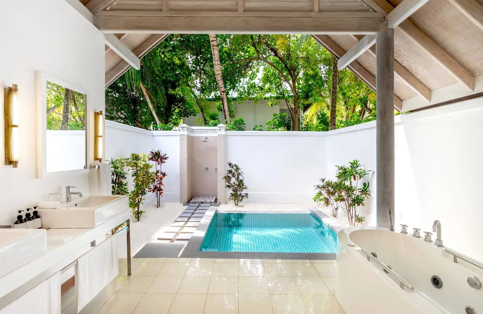 NH Maldives Kuda Rah Resort (ex. Amaya Resort Kuda Rah) 5*