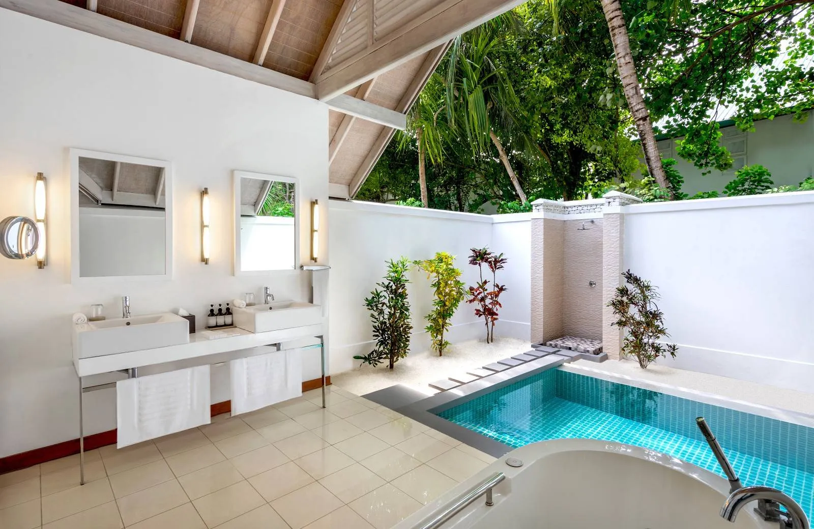 NH Maldives Kuda Rah Resort (ex. Amaya Resort Kuda Rah) 5*