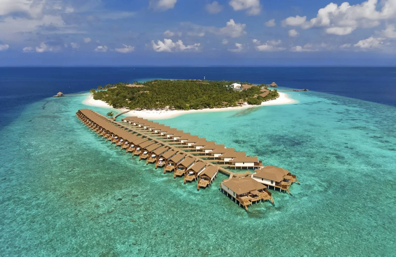 Reethi Faru Resort 4*