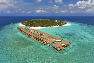 Reethi Faru Resort 4*