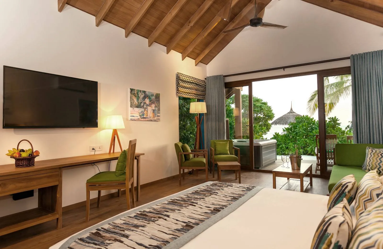 Reethi Faru Resort 4*