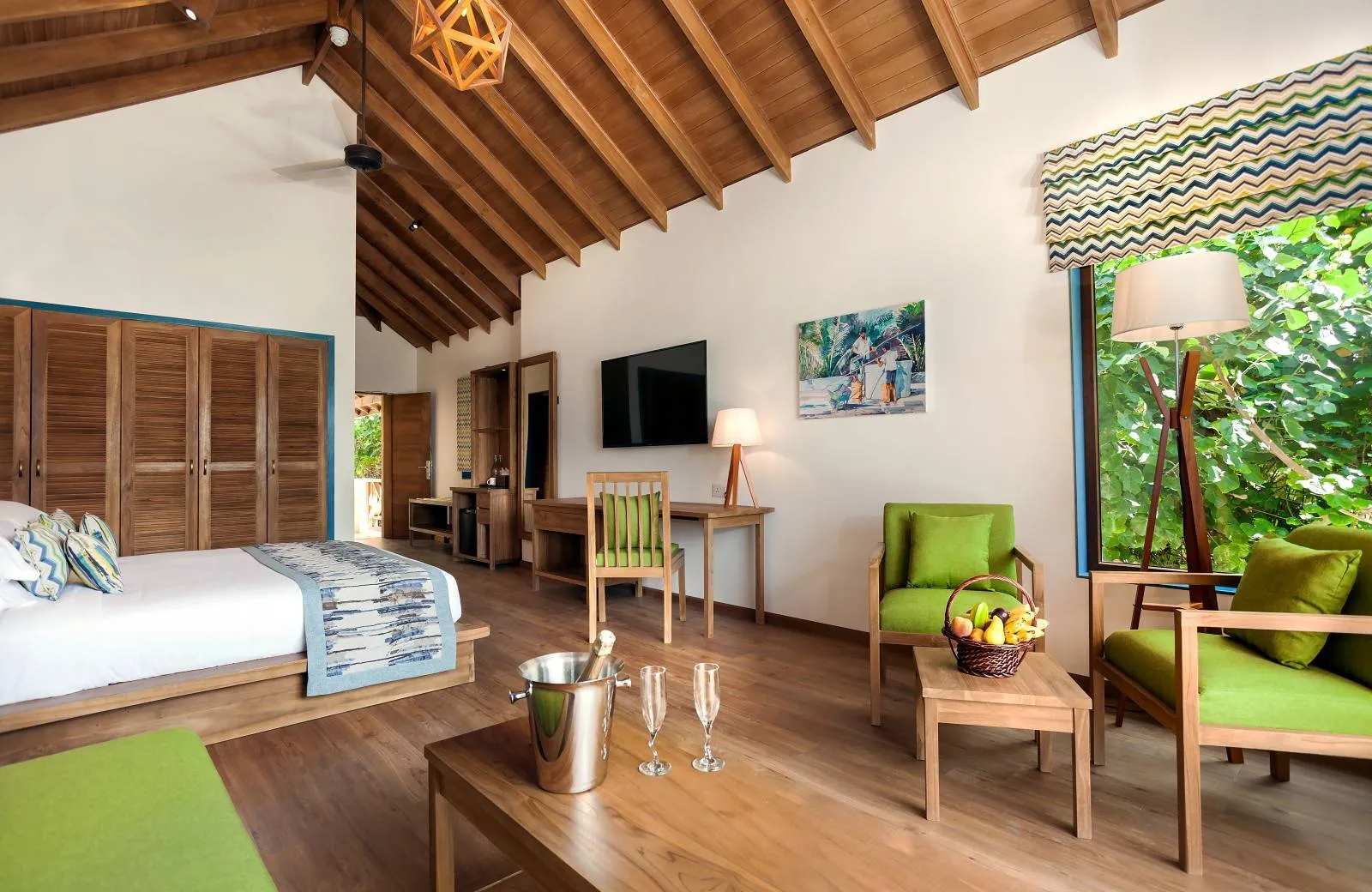 Reethi Faru Resort 4*