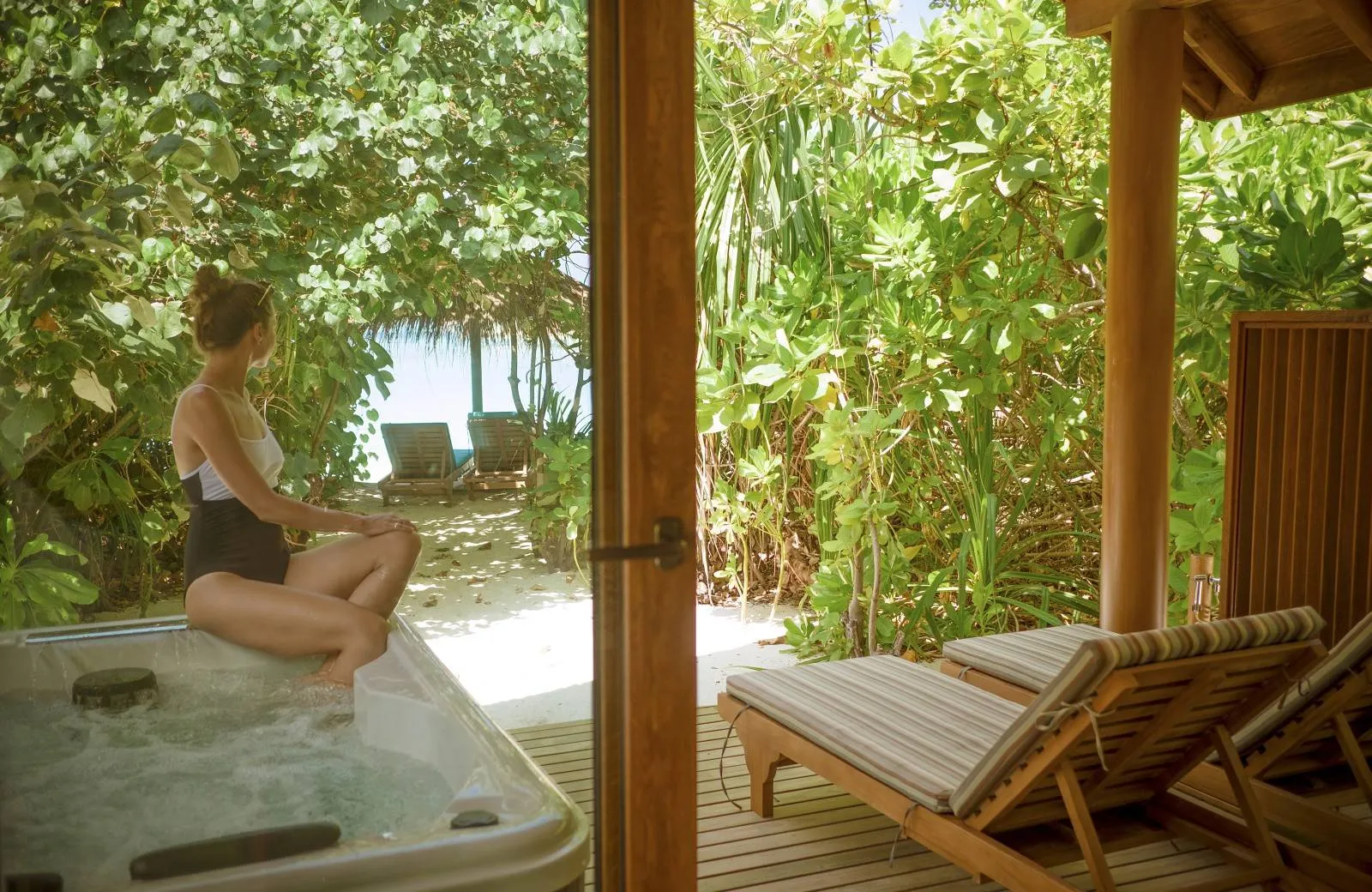 Reethi Faru Resort 4*