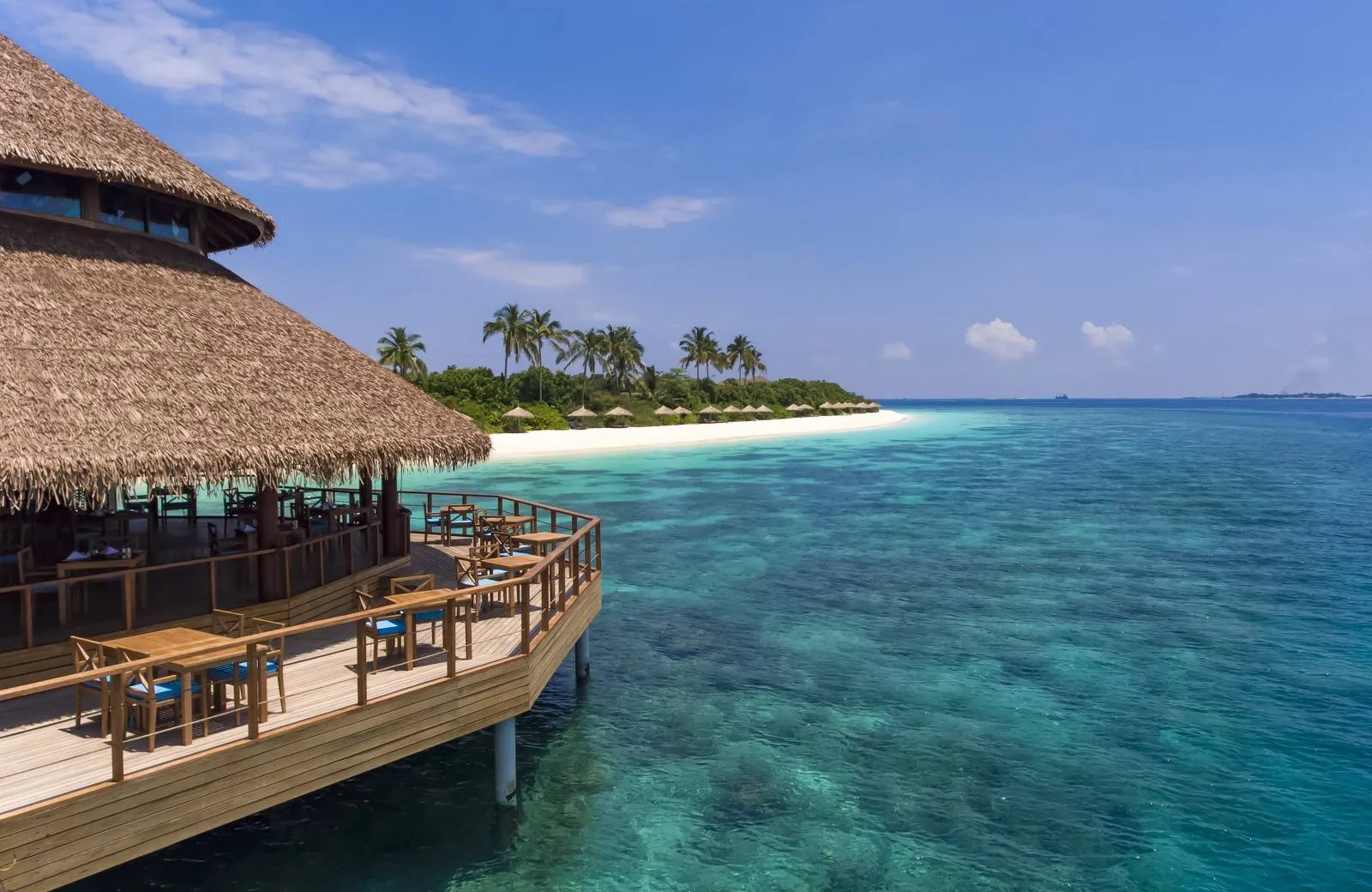 Reethi Faru Resort 4*