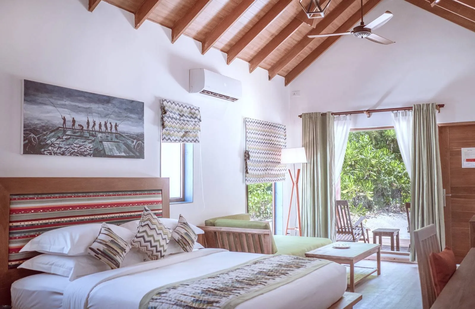 Reethi Faru Resort 4*