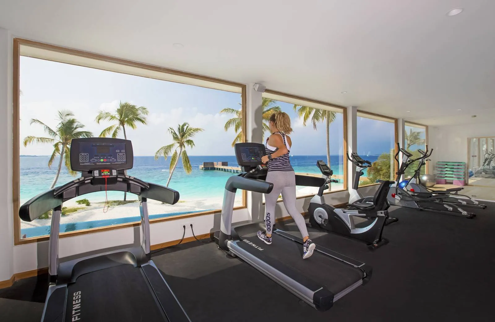 Reethi Faru Resort 4*