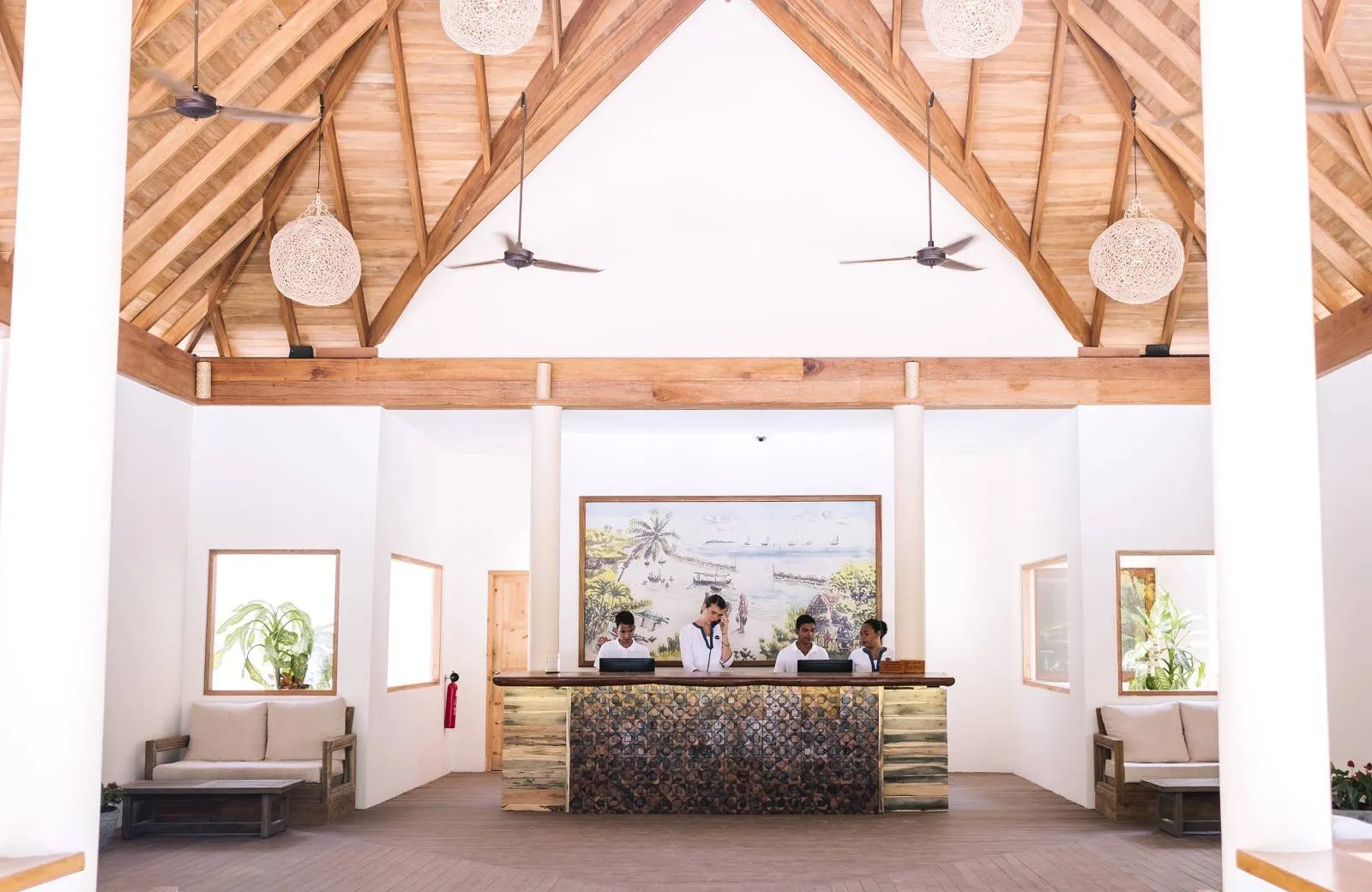 Reethi Faru Resort 4*