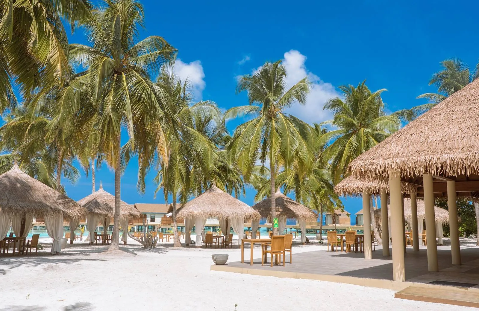 Reethi Faru Resort 4*