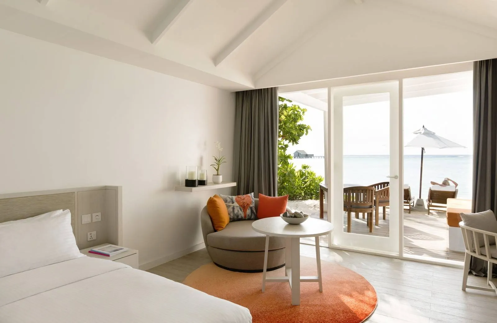 LUX* South Ari Atoll Resort & Villas 5*