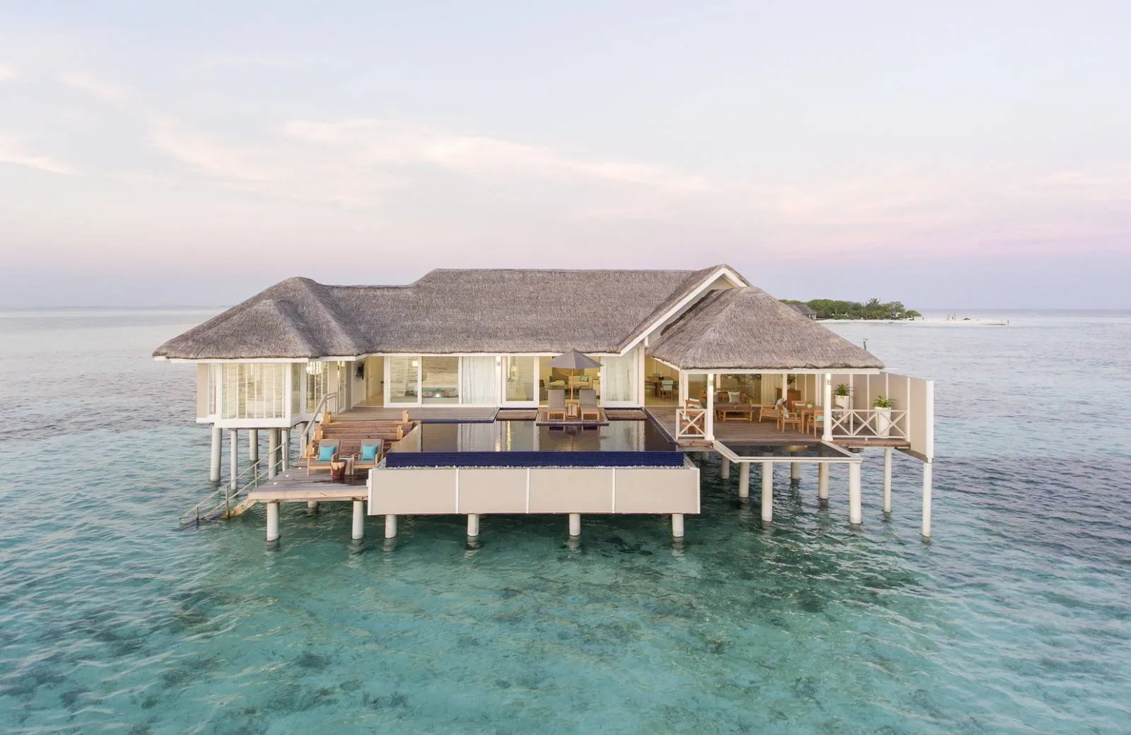 LUX* South Ari Atoll Resort & Villas 5*