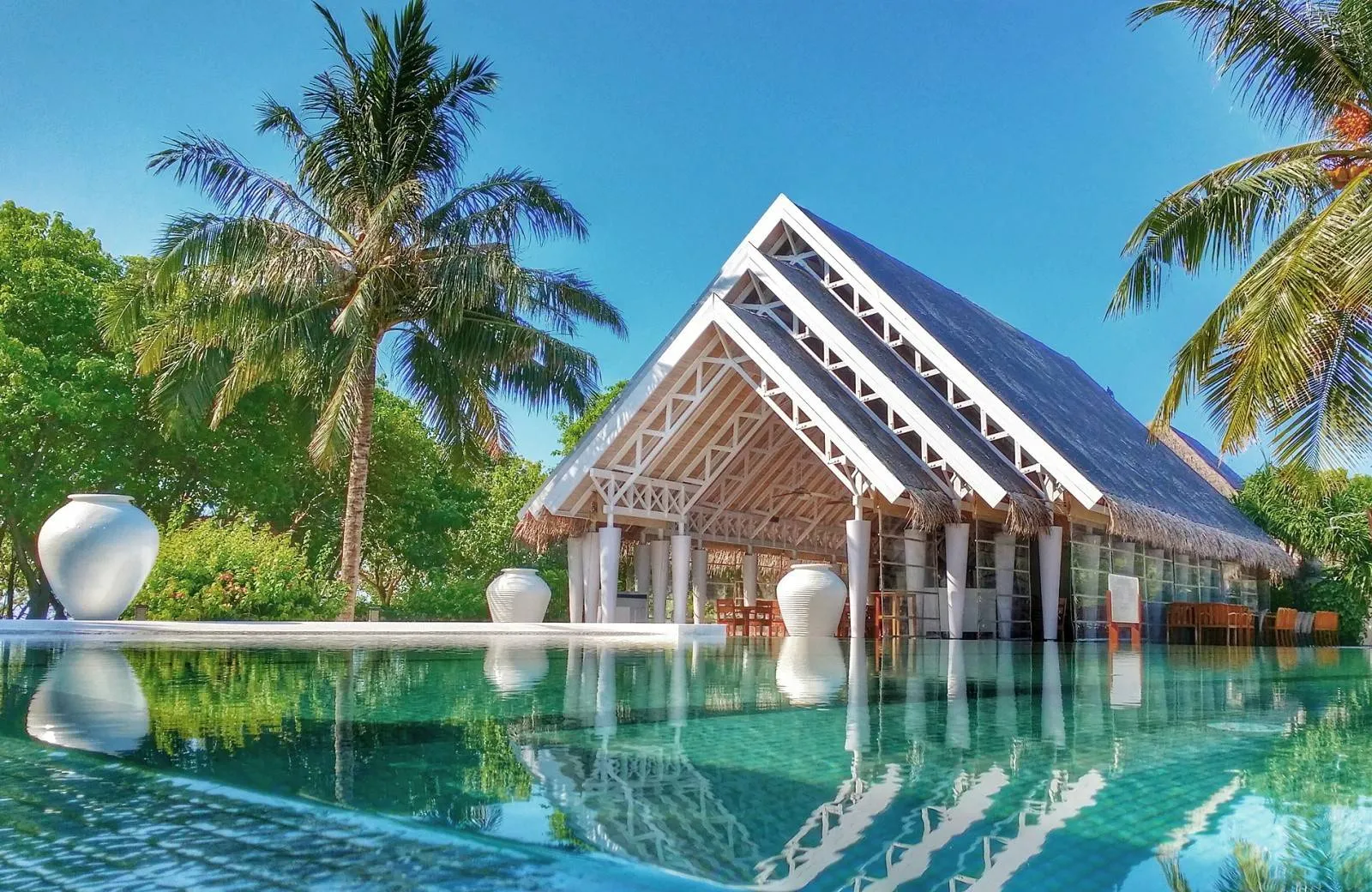 LUX* South Ari Atoll Resort & Villas 5*