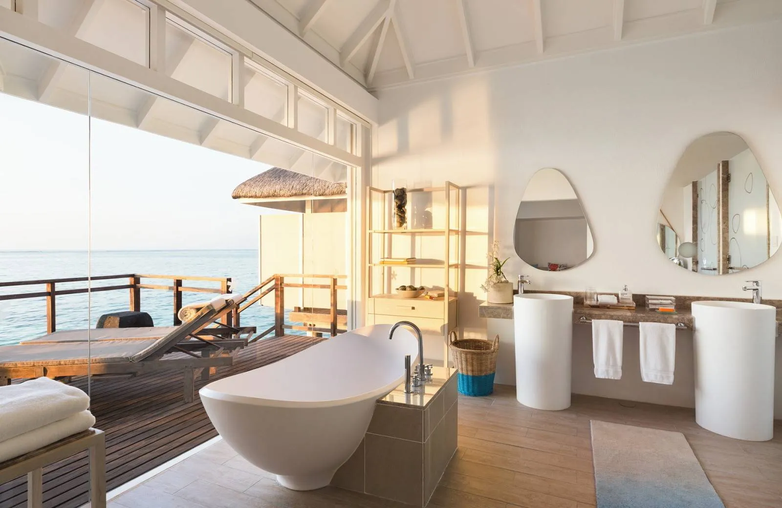 LUX* South Ari Atoll Resort & Villas 5*