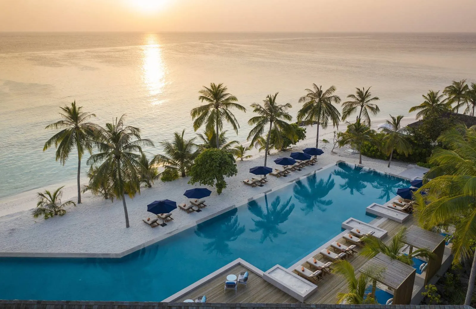 Emerald Faarufushi Resort & Spa 5*