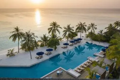 Emerald Faarufushi Resort & Spa 5*