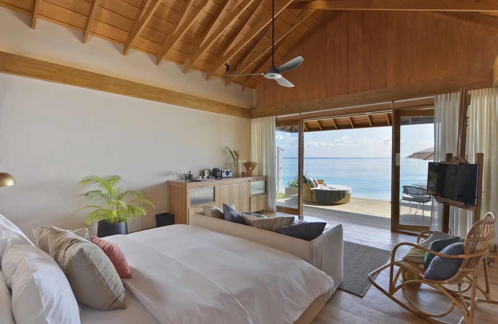 Emerald Faarufushi Resort & Spa 5*