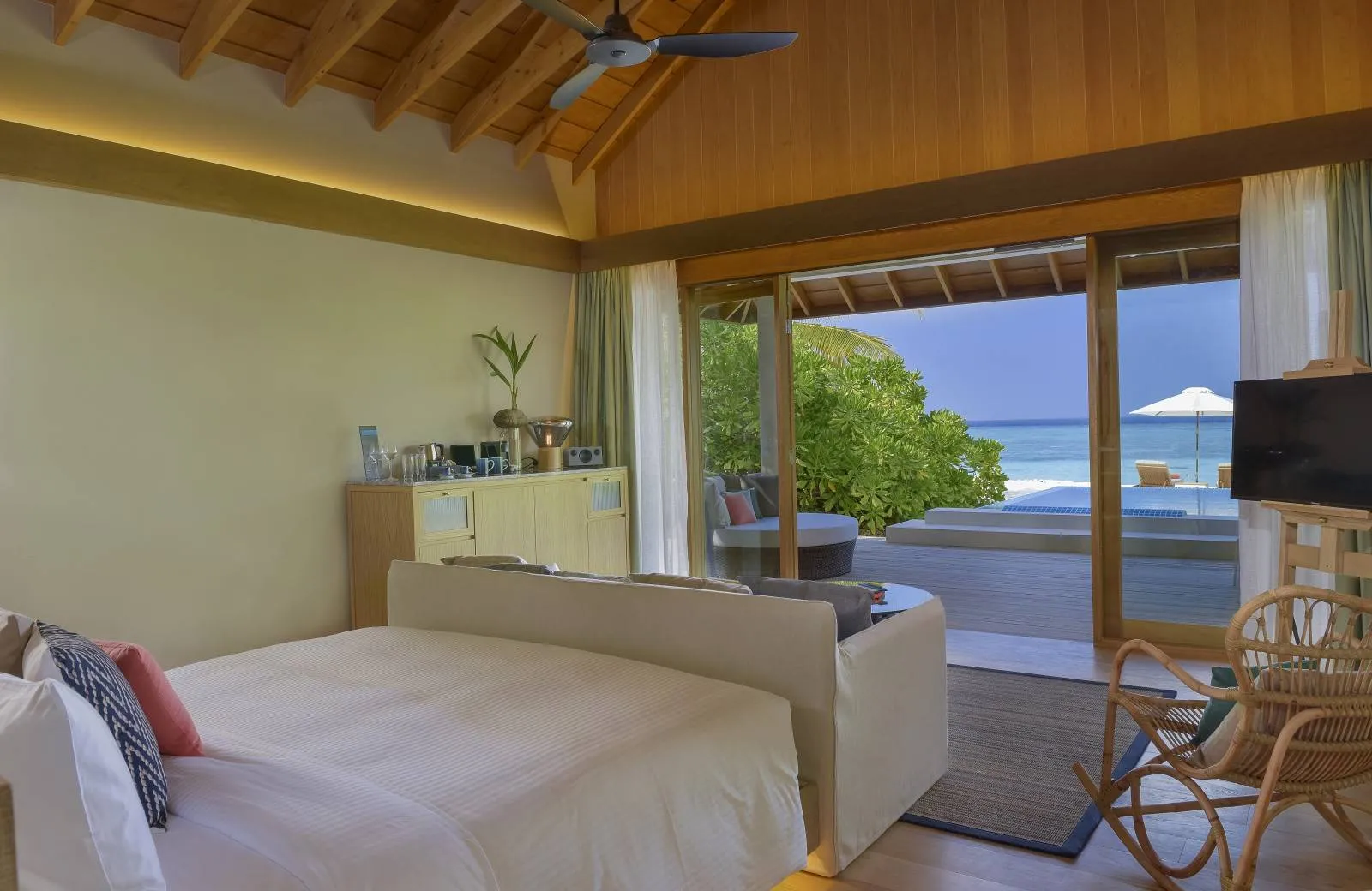 Emerald Faarufushi Resort & Spa 5*