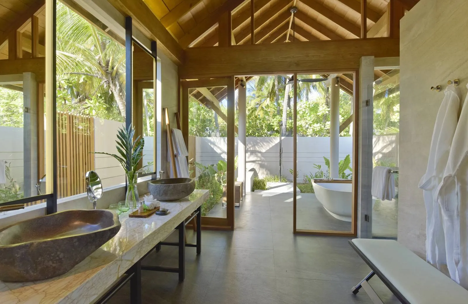 Emerald Faarufushi Resort & Spa 5*