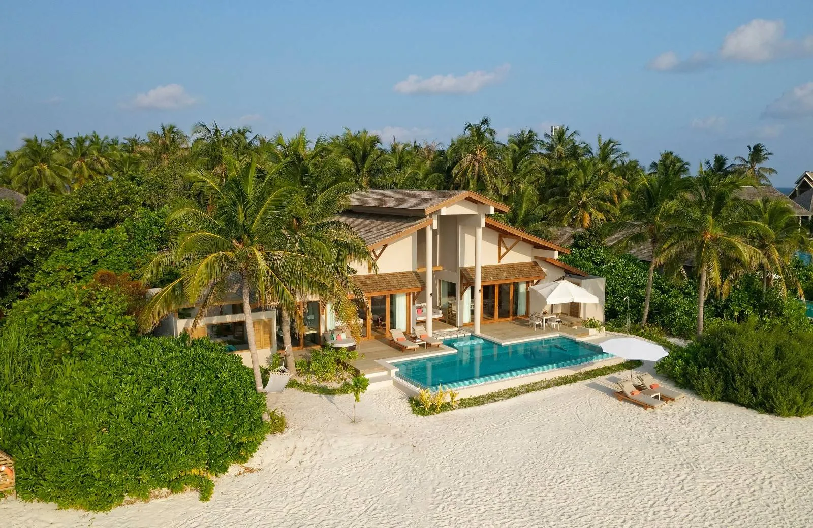 Emerald Faarufushi Resort & Spa 5*