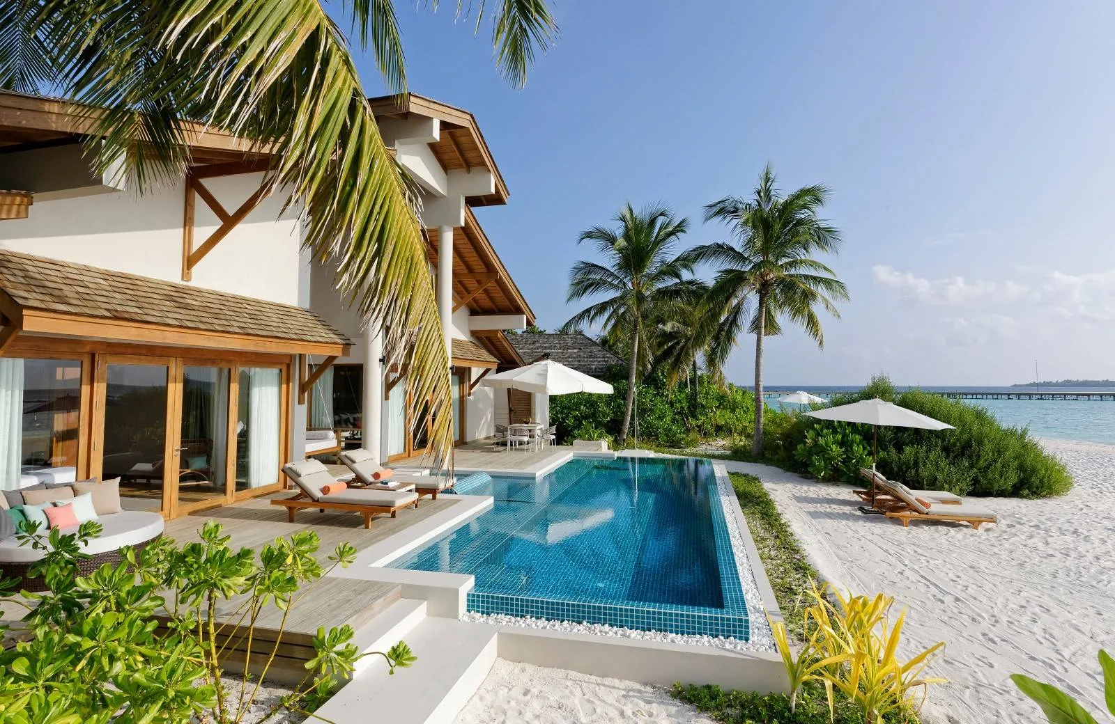 Emerald Faarufushi Resort & Spa 5*