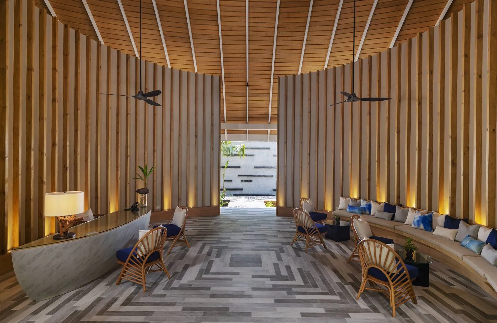 Emerald Faarufushi Resort & Spa 5*