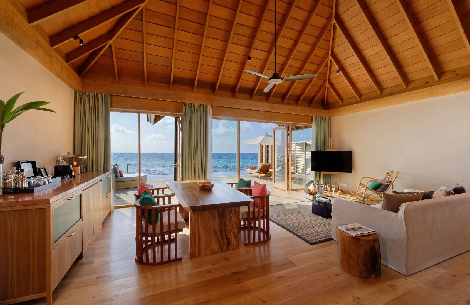 Emerald Faarufushi Resort & Spa 5*