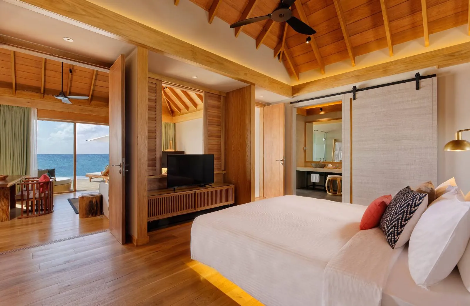 Emerald Faarufushi Resort & Spa 5*