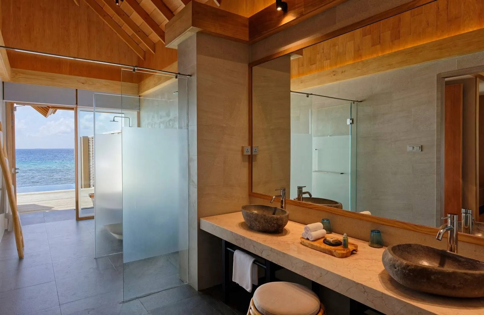 Emerald Faarufushi Resort & Spa 5*